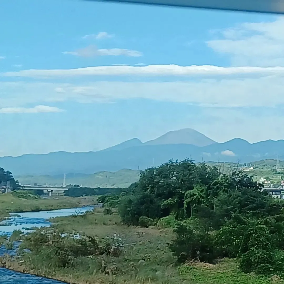 少林山だるま橋からの浅間山と八幡宮鳥居